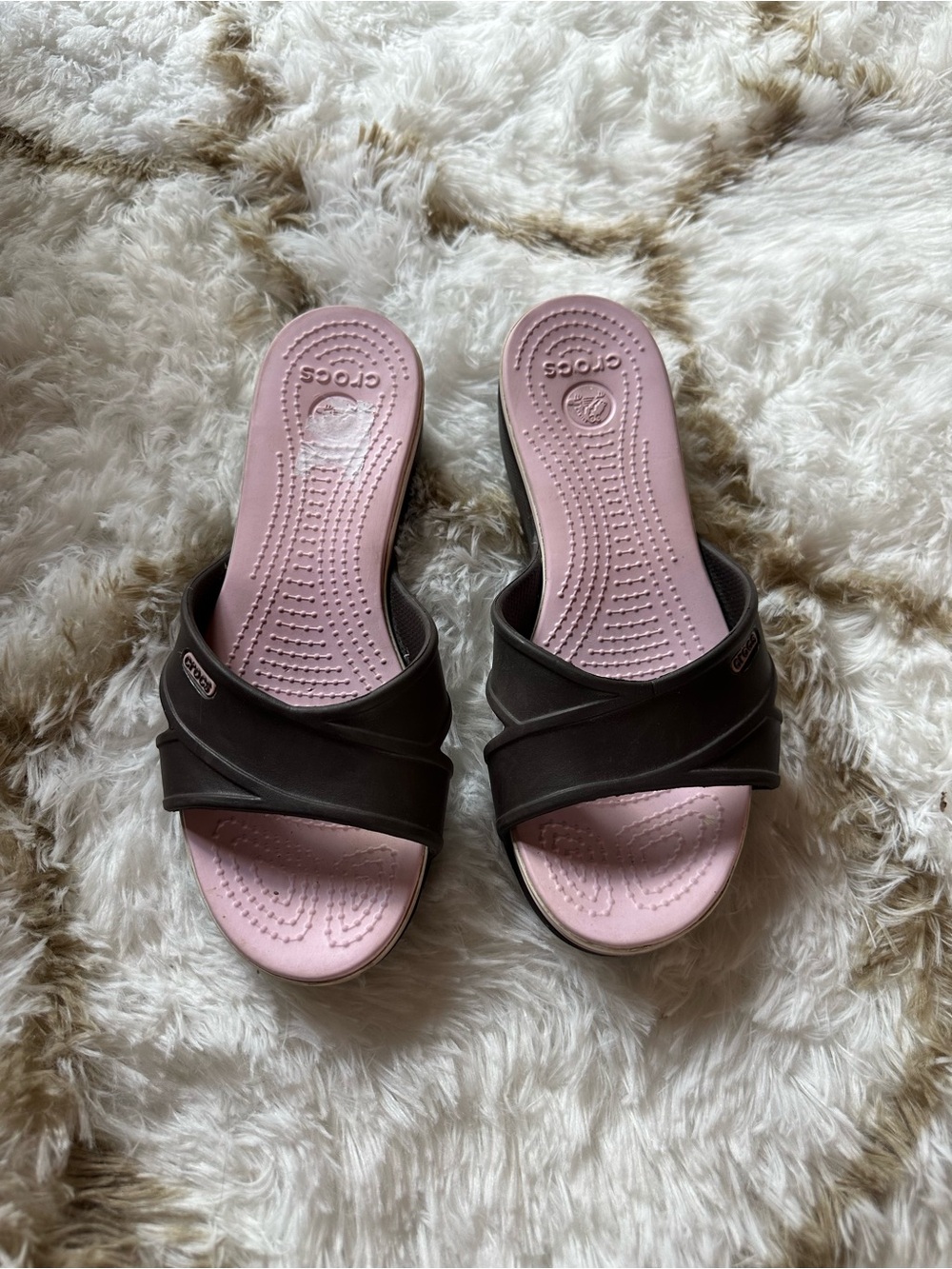 CROCS Pink Footbed with Black Crossover Strap Women’s Slide Sandals